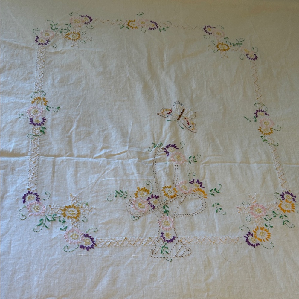 Vintage Handmade Elegant Cream White Embroidered Floral Bedspread
